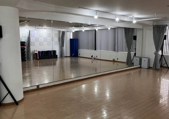 B-studio-2