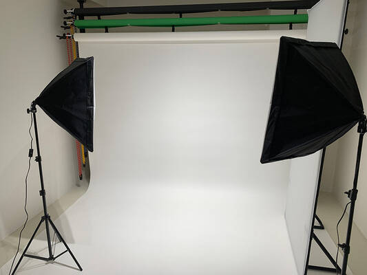 Studio Sweet Stage-1