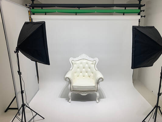 Studio Sweet Stage-2