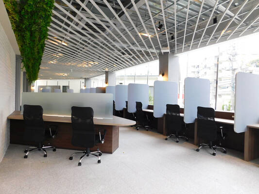 BIZcomfort溝の口 4名用会議室C-3