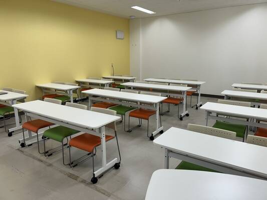 みんなの貸会議室　那覇東町店-1