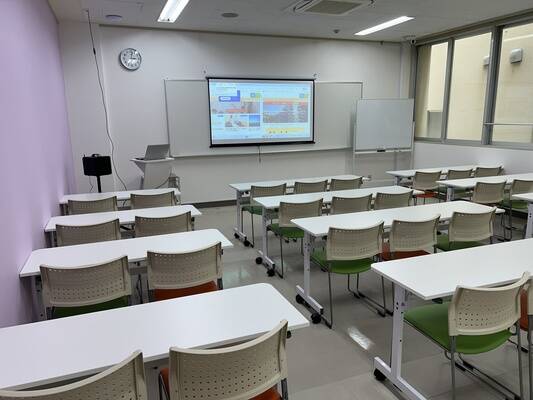 みんなの貸会議室　那覇東町店-1