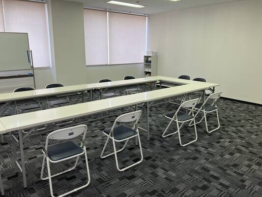 アルファオフィスビル3階 305会議室-2