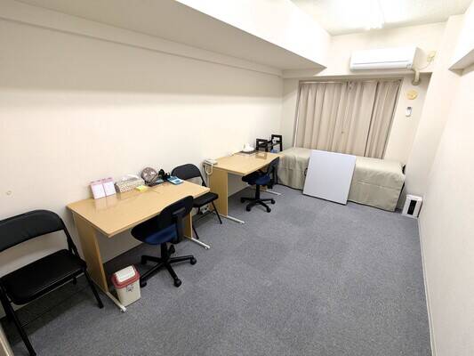 銀座東銀座 会議・施術ベッド付きスペース-1