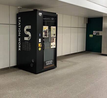 新検見川駅改札外-2