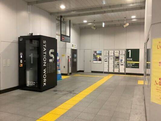 西府駅改札内-2
