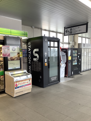 牛久駅改札外-2