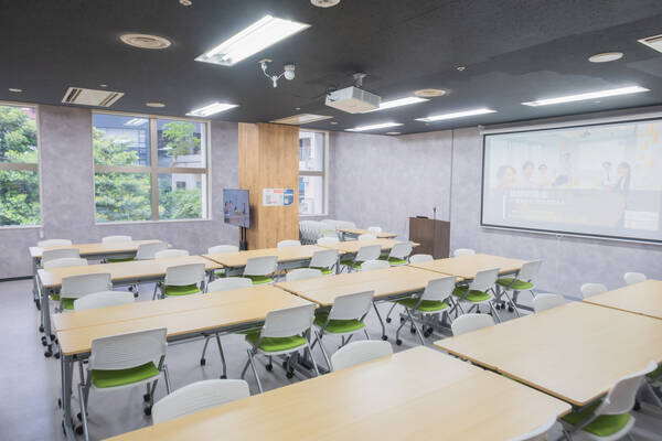 新宿アイタウン会議室-1