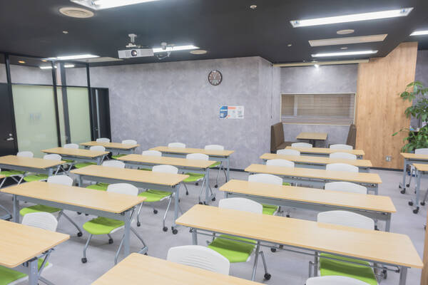 新宿アイタウン会議室-3