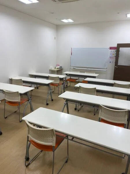 【レンタルスペース】【スペイシー】貸会議室 北千里駅 20名の画像