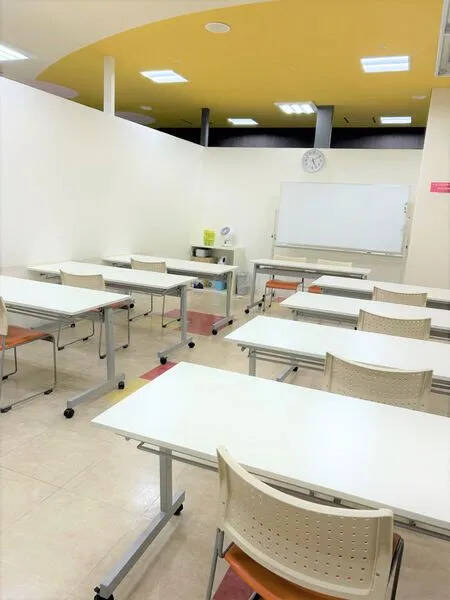 【レンタルスペース】【スペイシー】貸会議室 北千里駅 20名の画像
