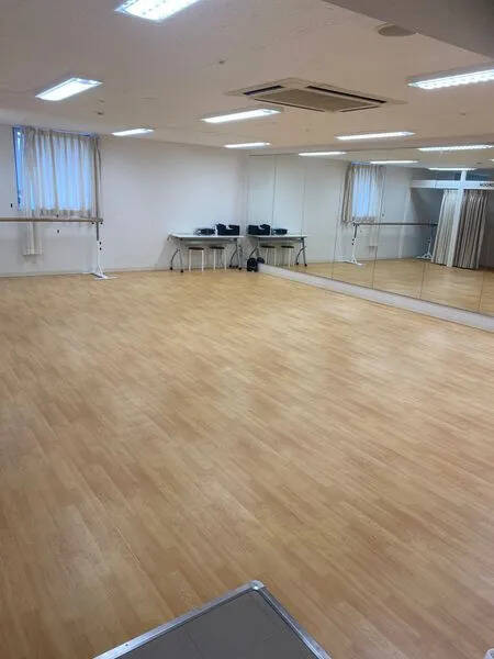 【レンタルスペース】【スペイシー】貸会議室 池田駅 18名の画像
