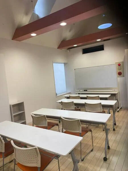 【レンタルスペース】【スペイシー】貸会議室 八事駅 10名の画像
