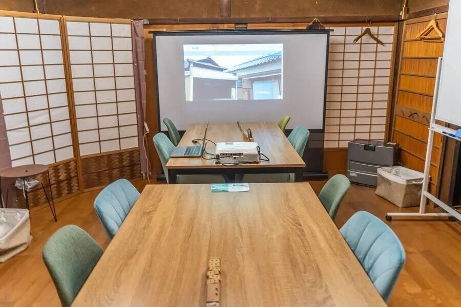 【レンタルスペース】【スペイシー】貸会議室 泉佐野駅 8名の画像