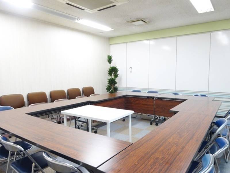 【レンタルスペース】【スペイシー】貸会議室 駅前大通駅 17名の画像